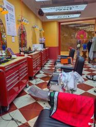 -Devilhands Barbershop男士理容店