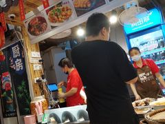 -爆炸头阿姨小四川正宗川味小吃(无任何分店)