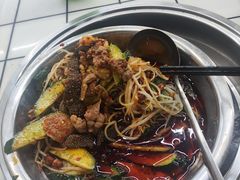 -周良天山牛杂城(天山路总店)