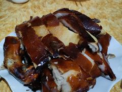-黄记四更烤乳猪店