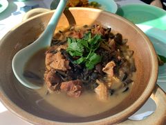 小鸡炖榛蘑-止观小馆·辽河口渔家菜(王府井店)