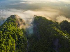 -玻璃桥景区石牛寨