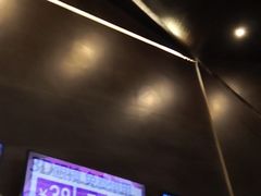 -英皇UA电影城(虹桥天地店)
