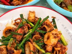 酱爆鱿鱼筒-双月饭店·20年老字号(新村店)