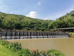 -梅岭月亮湾山体公园