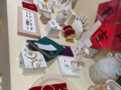 -LADY FAFA(巨鹿路陕西南路路口店)