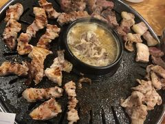 -江南猪肉商会无限续吃(弘大店)