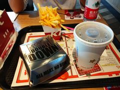 培根鸡腿重磅肉霸堡-肯德基(巴沟店)