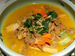 酸汤时蔬肥牛-绿茶餐厅(朝阳大悦城店)