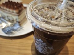 -星巴克(上海长宁来福士1F店)