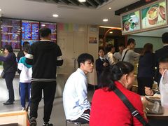 等位区-都城快餐(新港西路店)