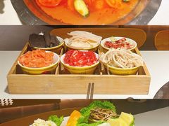 -茅草房·河畔园林火锅