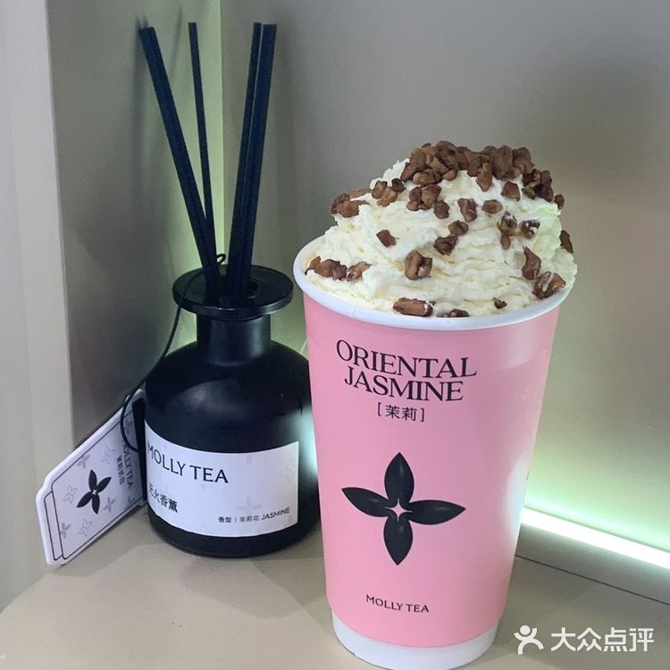 新年的第一杯热饮我选“茉莉奶白”