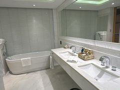 -苏州金鸡湖中茵皇冠假日酒店