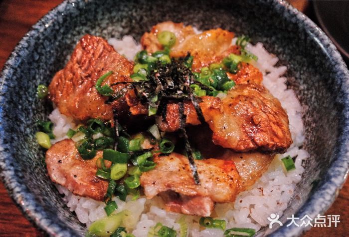鸟富士日式烤串(鸟州力店)牛肉五花肉饭图片
