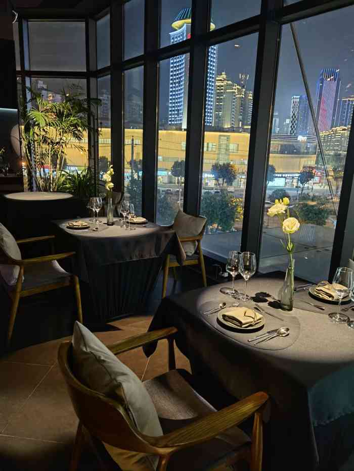 laurel·月桂法餐-"能被我打4星的餐厅已经非常不错了.菜品方.