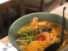 特制雪菜牛腩面-陳八两面家(滨江天街店)