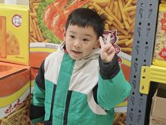 -咻啵翔翔零食基地(万达广场店)