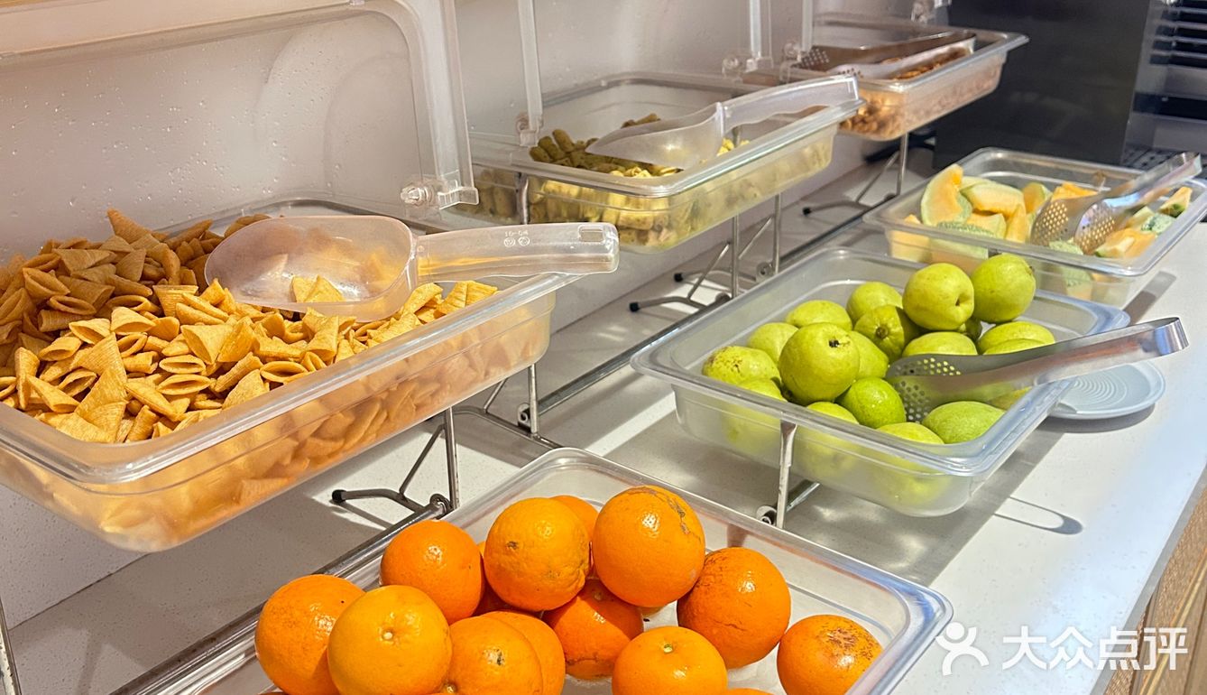 福州这家饭店它竟然用「「中指」」指着我！！