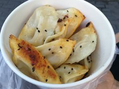 -香山胡记吴江路生煎(灵山路店)