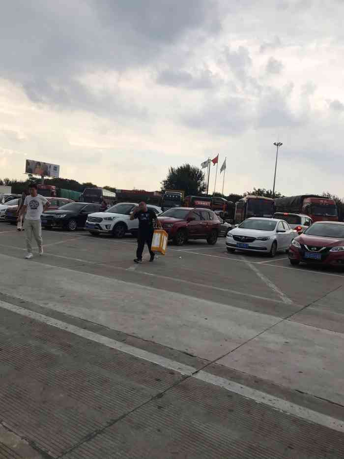 新桥服务区-停车场-"新桥服务区在维修扩建中. 停车."-大众点评移动版