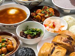 -李与白包子铺(桐梓林店)