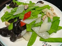 -东口码头·烧鸽子·鱼头泡饼·地方菜(金鹰悦城店)