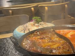 -鹿鸣山草本茶香火锅(园西路店)