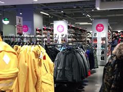 -唯品会(北京国瑞城店)