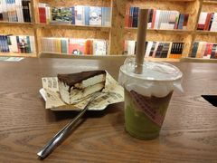 -新华里咖啡书吧(新华书店小寨店)