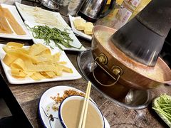 -老蜀铜火锅·酸菜脊骨·麻辣羊蝎子(热闹路店)