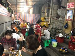 等位区-渝味黄姐火锅(黄泥村店)