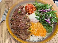 烤牛肉配泡菜温泉蛋饭-gaga(深圳南山益田假日广场店)