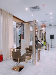 大厅-3AM HAIR SALON烫发染发接发