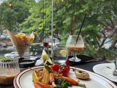 -Mark&Mars Restaurant