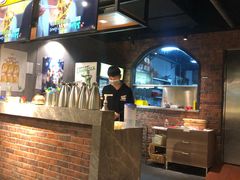 -肥肥虾庄·金牌油焖大虾(杨园滨江时代walk店)