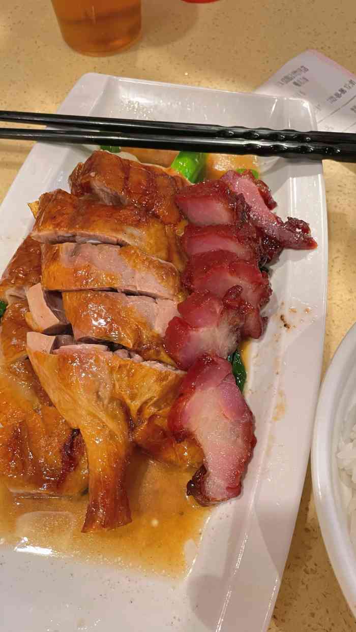 我特别喜欢吃烧鸭烧鹅所以隔三差五都回来肥妹一饱