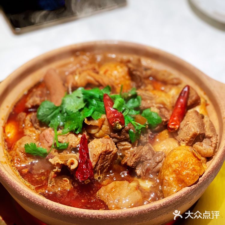 深圳美食探店 | 超大块的牛腩牛杂煲[色]一次吃到爽💥