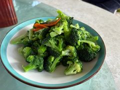 -红栌温泉山庄生态美食餐厅