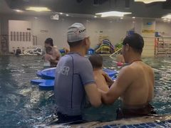 -蓝旗亲子游泳(范湖万达广场店)