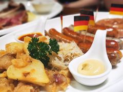 -1886德国汽车餐厅(外滩十六铺码头店)