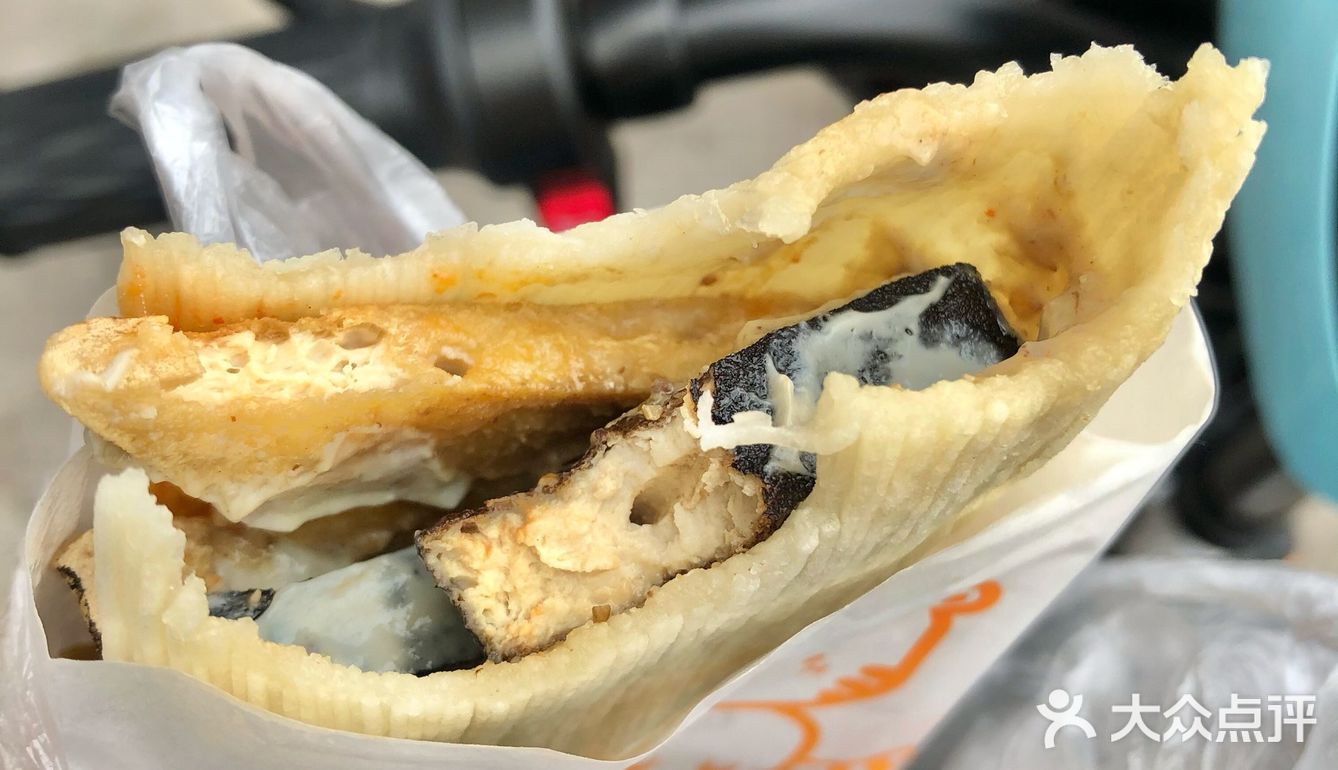 97开封美食|大连冷面卷臭豆腐