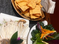 -大匠工房古船木艺术餐厅·猪肚鸡专门店(长白仙岛店)
