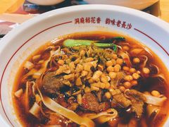 招牌红烧牛肉米粉-呷佬·长沙手工米粉(金沙江路店)
