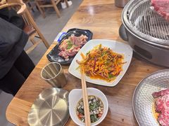 -青瓦餐厅·生鱼片·韩园烤肉(西塔店)