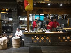 -艳阳天民俗村(公园路店)