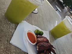-东海岸人工湖美食村