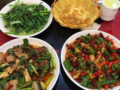 -乡土特色.冷锅鱼.牦牛肉汤锅