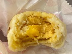 蛋黄肉松月饼-长发西饼(临顿路店)