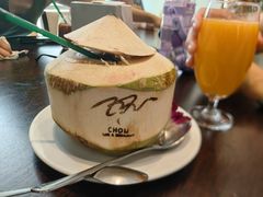 -Chom Cafe and Restaurant